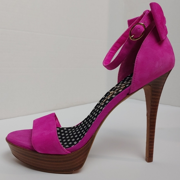 Jessica Simpson Pink Heels with Bow - Picture 9 of 16